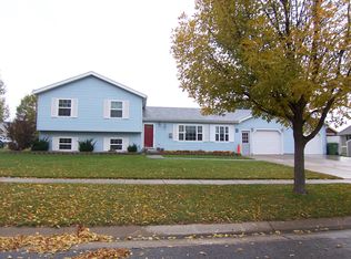 1616 Cardinal Dr, Brookings, SD 57006