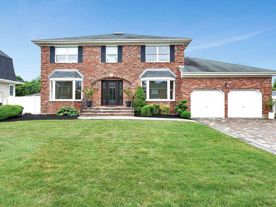 1st image of 12 Seabreeze Ln