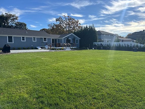 3rd image of 211 Longneck Blvd