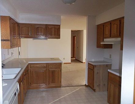5th image of 406 N Olive St