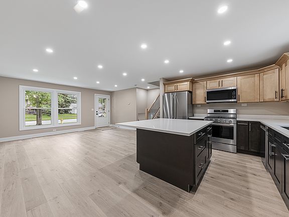 3rd image of 756 Westwind Dr