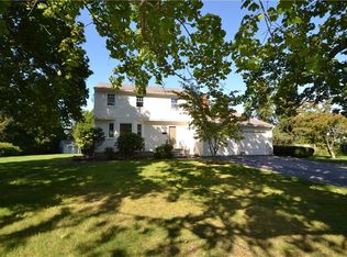 3 Pine Top Rd, Barrington, RI 02806