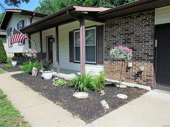 2nd image of 7 Oxford Dr