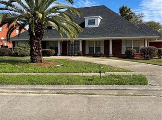 5721 Wright Rd, New Orleans, LA 70128