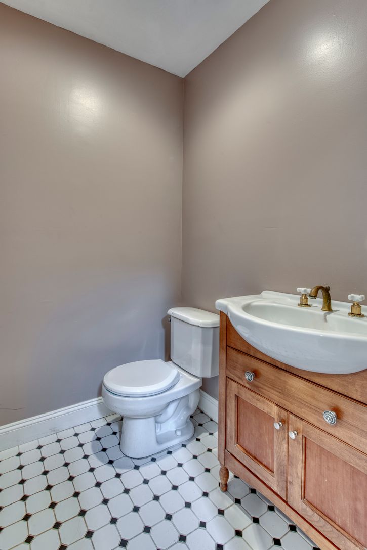  Powder Room