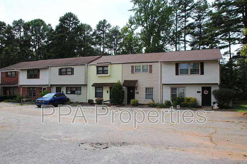 Salem Village — Photo 3