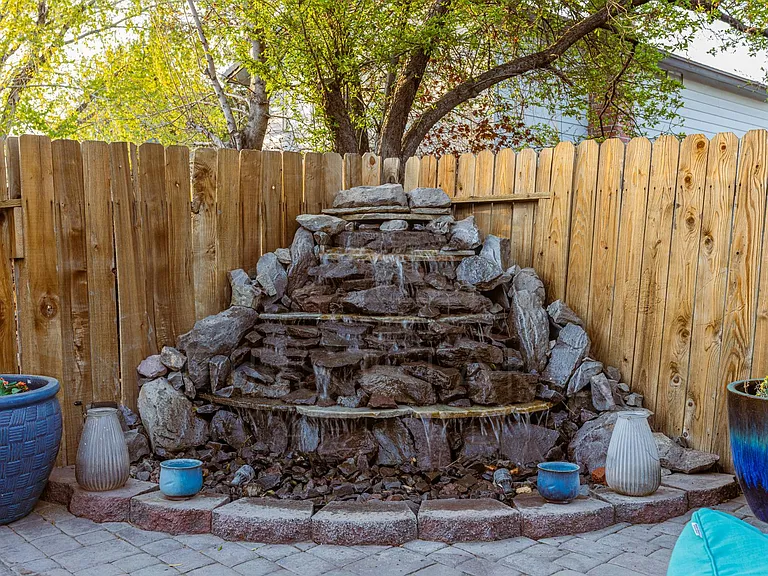 4325 Mendocino Ln — Photo 10