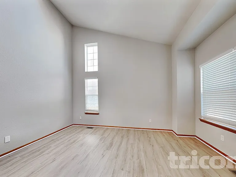 446 W 116th Pl — Photo 3