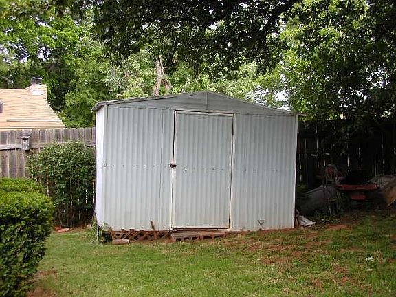 4th image of 3813 Chetwood Dr