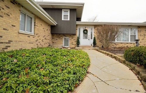 1st image of 209 Boeing Dr