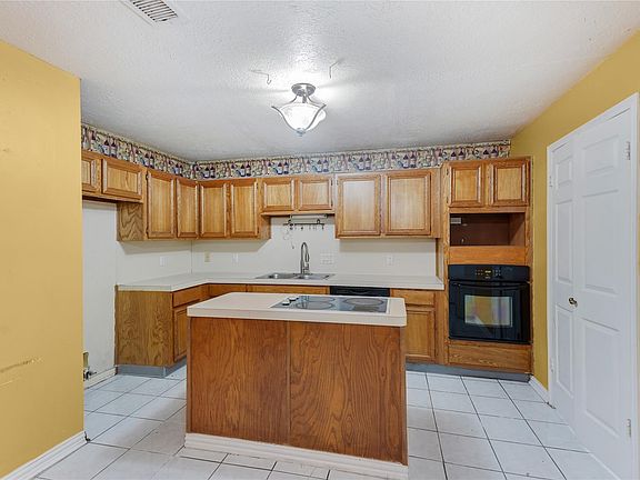 2nd image of 12707 Skyknoll Ln