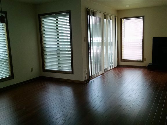 LIVING / DINING
