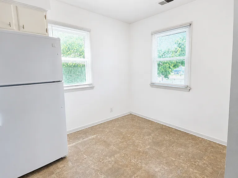 5003 Woolworth Ave #8 — Photo 3