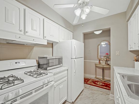4th image of 1188 Royal Glen Dr APT 323