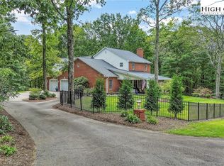 177 E Dogwood Dr, West Jefferson, NC 28694