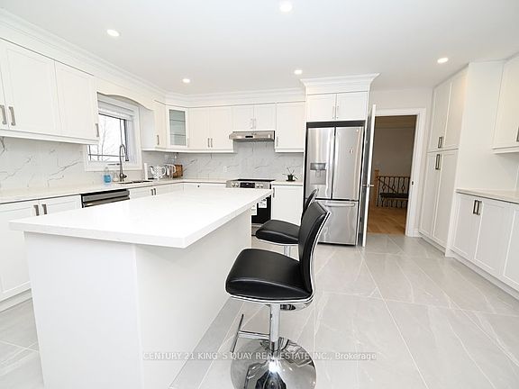 5th image of 88 Bayshore Dr