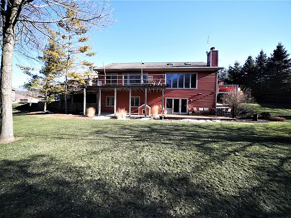 2nd image of 2832 N Taylor Dr