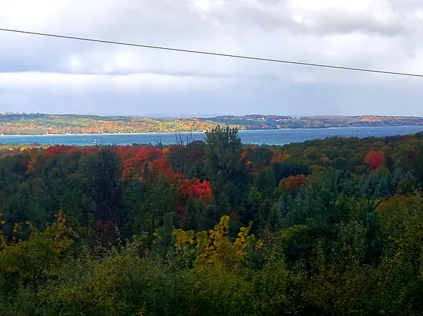1875 Knoll View Dr #Top, Traverse City, MI 49696
