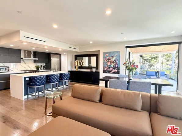 1017 N Croft Ave #201, Los Angeles, CA 90069