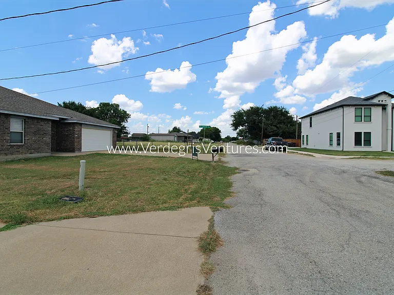 Street view on Prairieview Dr facing North