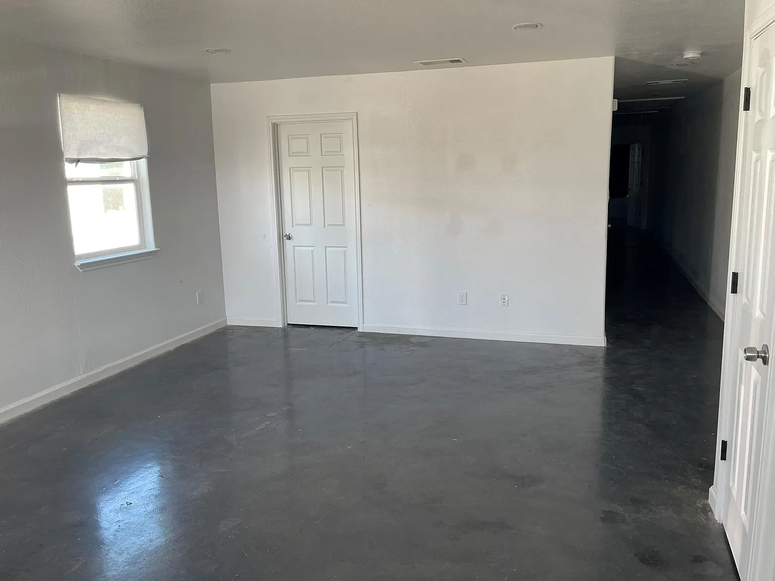 3 bed, 2.0 bath, 1098 sqft, $1,350 — Photo 3