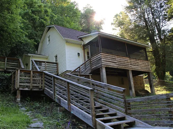 1215 Stonebrook Rd, Charleston, WV 25314