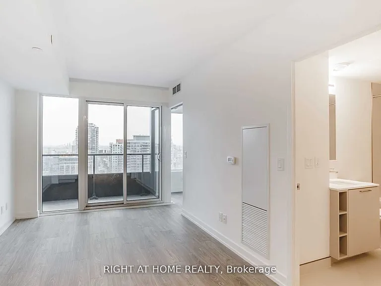 19 Western Battery Rd #2616 — Photo 11
