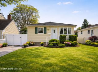 124 Champlain Ave, Staten Island, NY