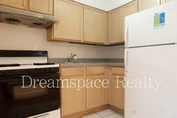 Rented by Dream Space Realty | media 11