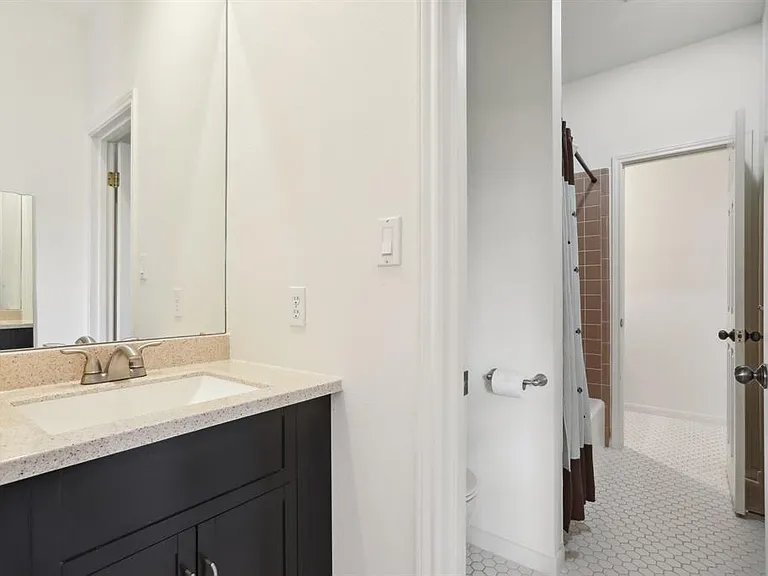 6904 Peppervine Cv — Photo 20