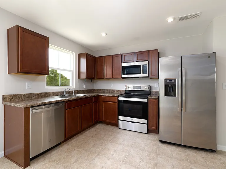 320 Maplestead Farms Ct — Photo 5
