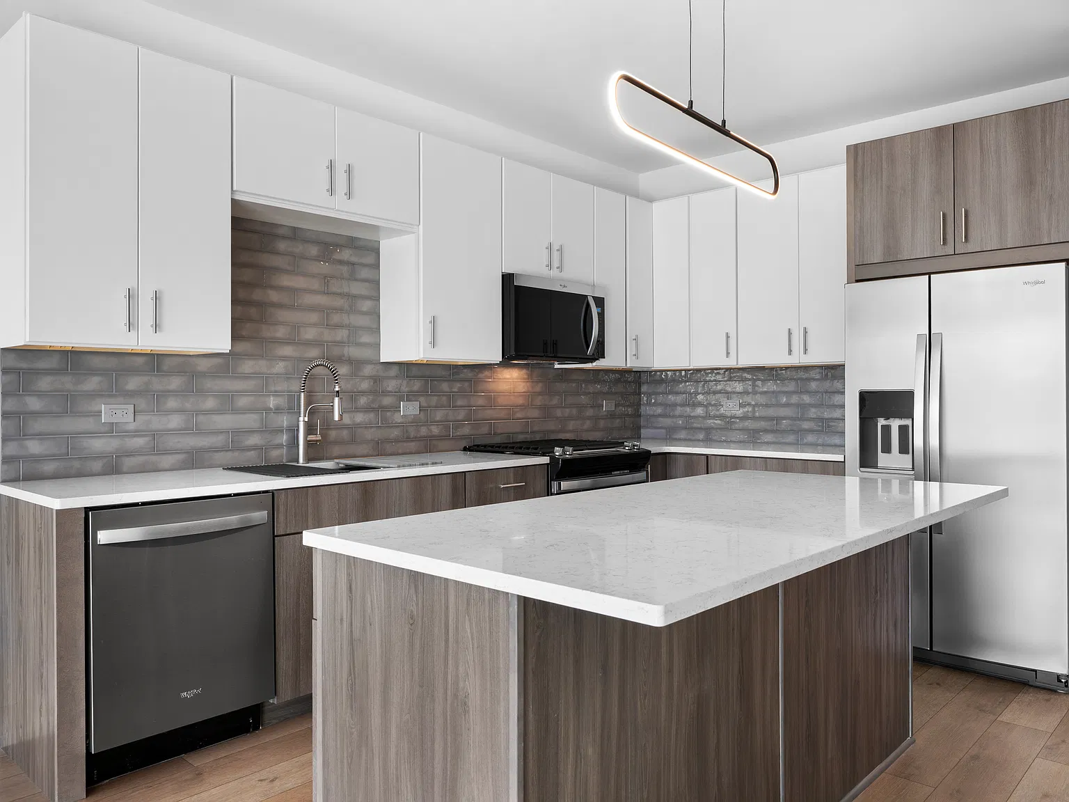 1 bed, 1008 sqft, $2,671 — Photo 2