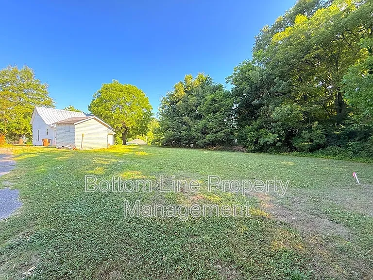 216 Lineberger St — Photo 9