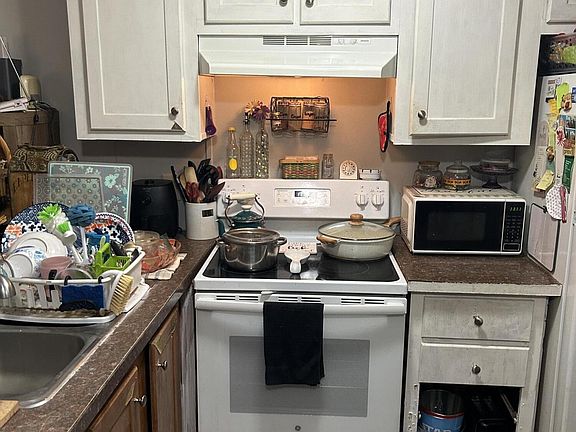 4th image of 419 Murray Ave
