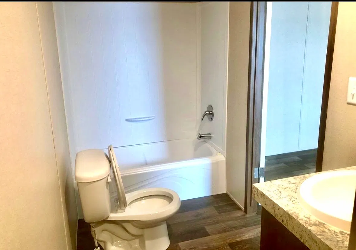 2 bed, 840 sqft, $800 — Photo 3