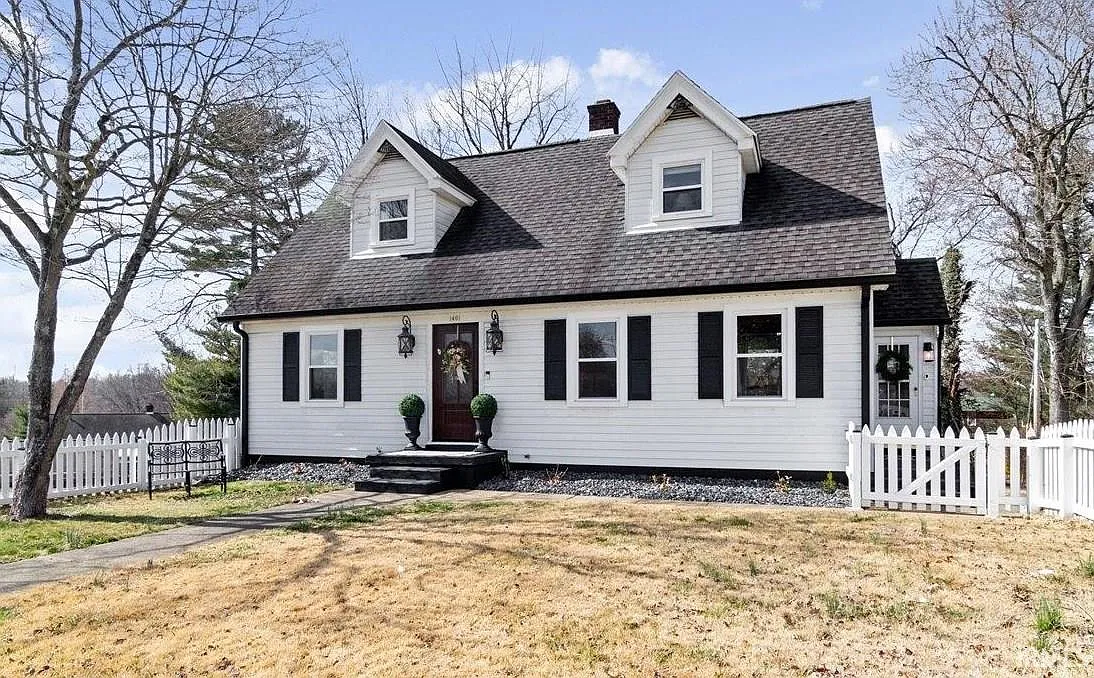 1401 Hathaway Ave photo 1