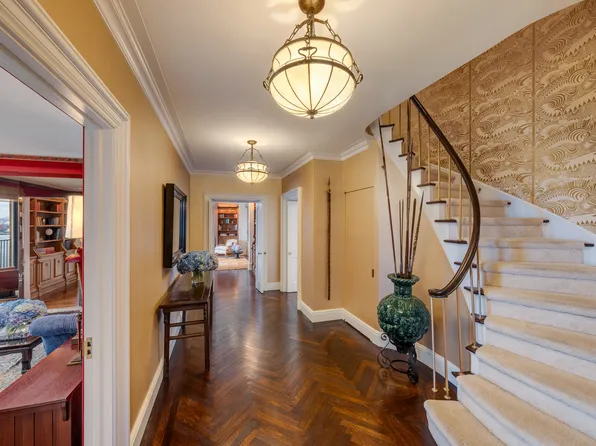 1 East End Avenue image 10 of 16