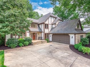 8291 Old Post Rd, Olmsted Falls, OH 44138