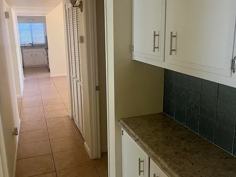 6502 W Mercer Ln — Photo 18