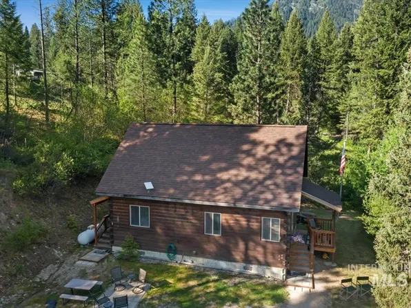 3 Skyview Ct, Garden Valley, ID 83622