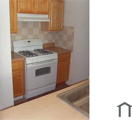 2430 N 30th St #B — Photo 2