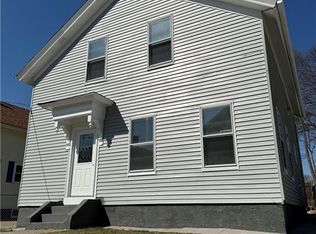 22 Beecher St, Pawtucket, RI 02860