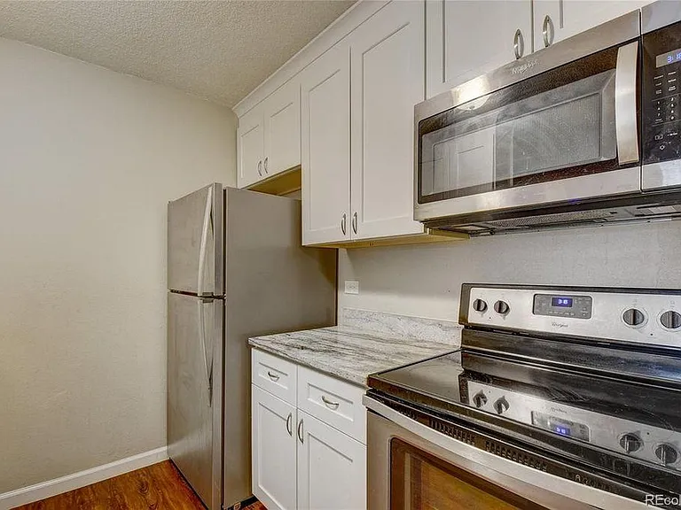 2281 S Vaughn Way #204A — Photo 8