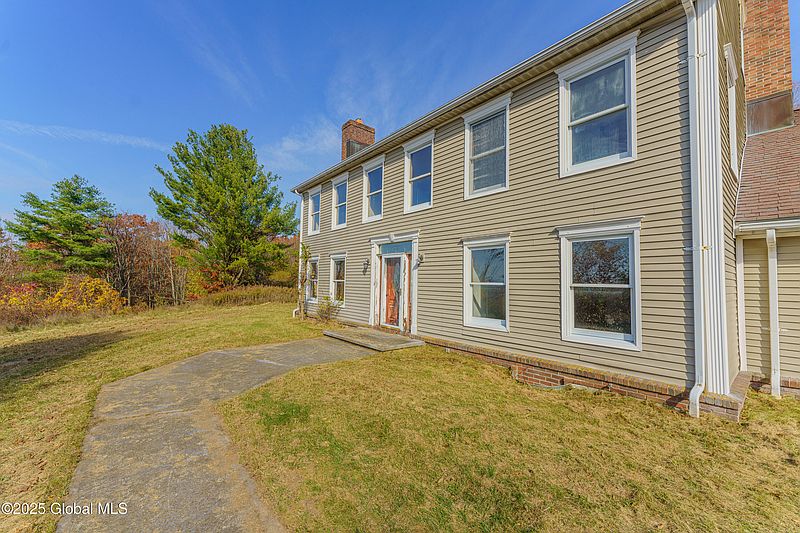 5th image of 468 Snake Hill Road