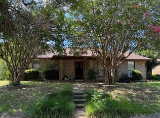 2902 Spring Brook Dr, Garland, TX 75044
