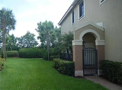 4284 Vineyard Cir — Photo 3