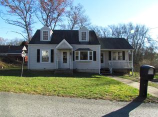 33 N Breault St, Westport, MA 02790