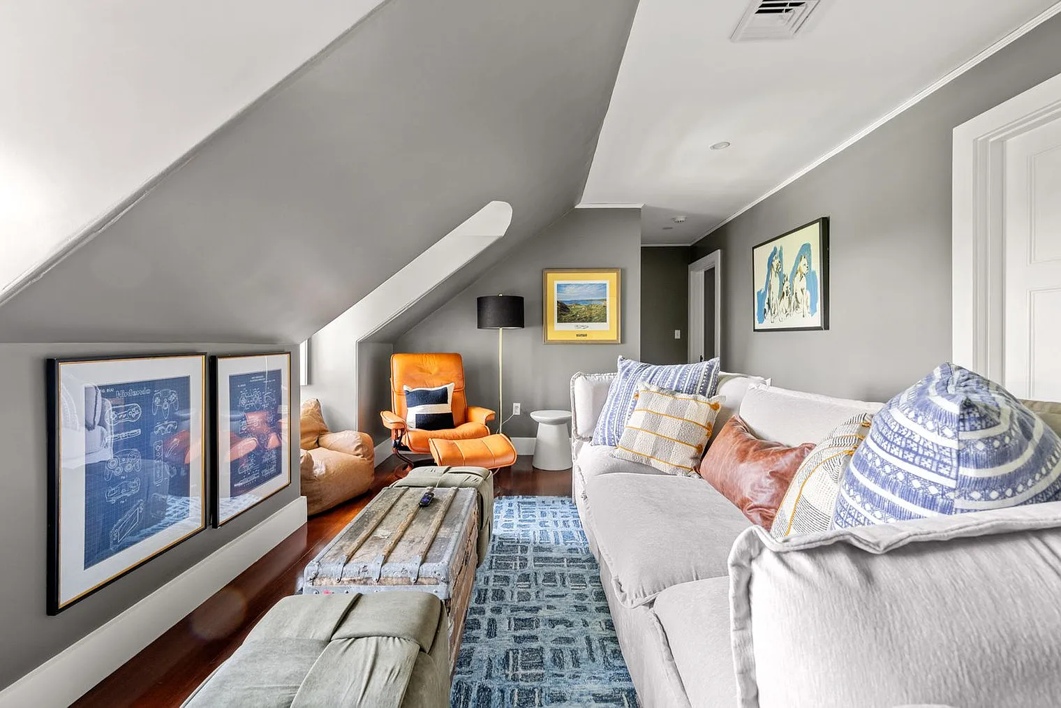 8 bed, 5.0 bath, 8212 sqft, $32,032 — Photo 3