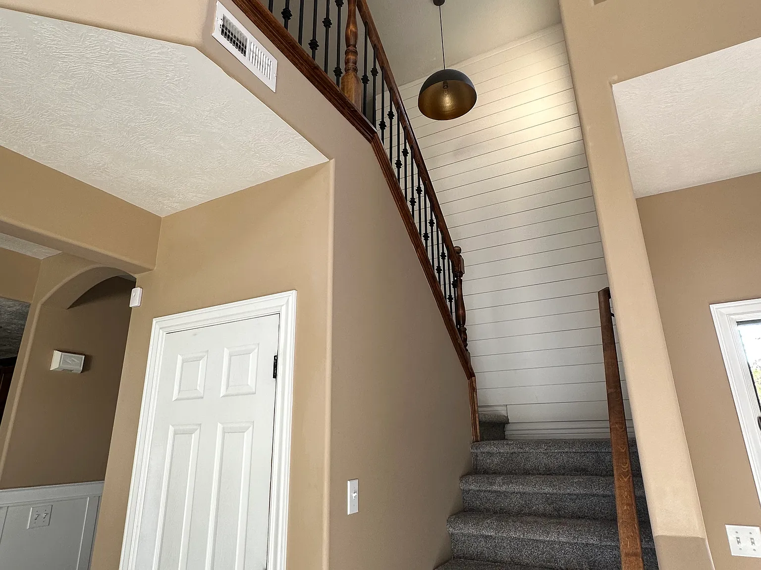 3 bed, 2.5 bath, 1457 sqft, $2,400 — Photo 4