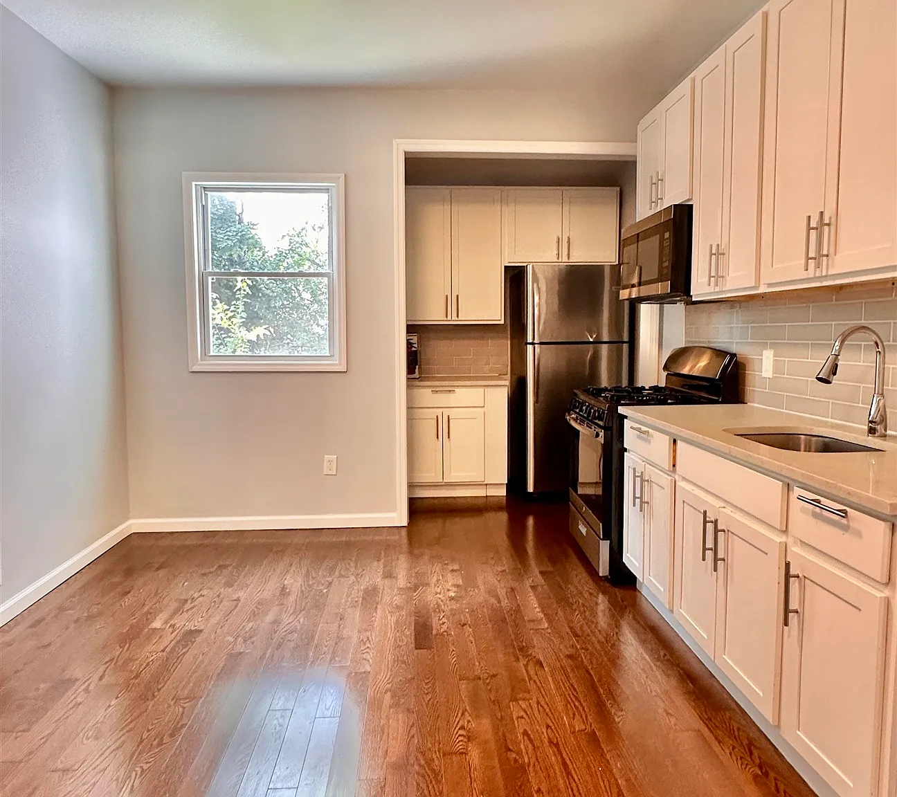 2 bed, 2.0 bath, 1200 sqft, $2,400 — Photo 4